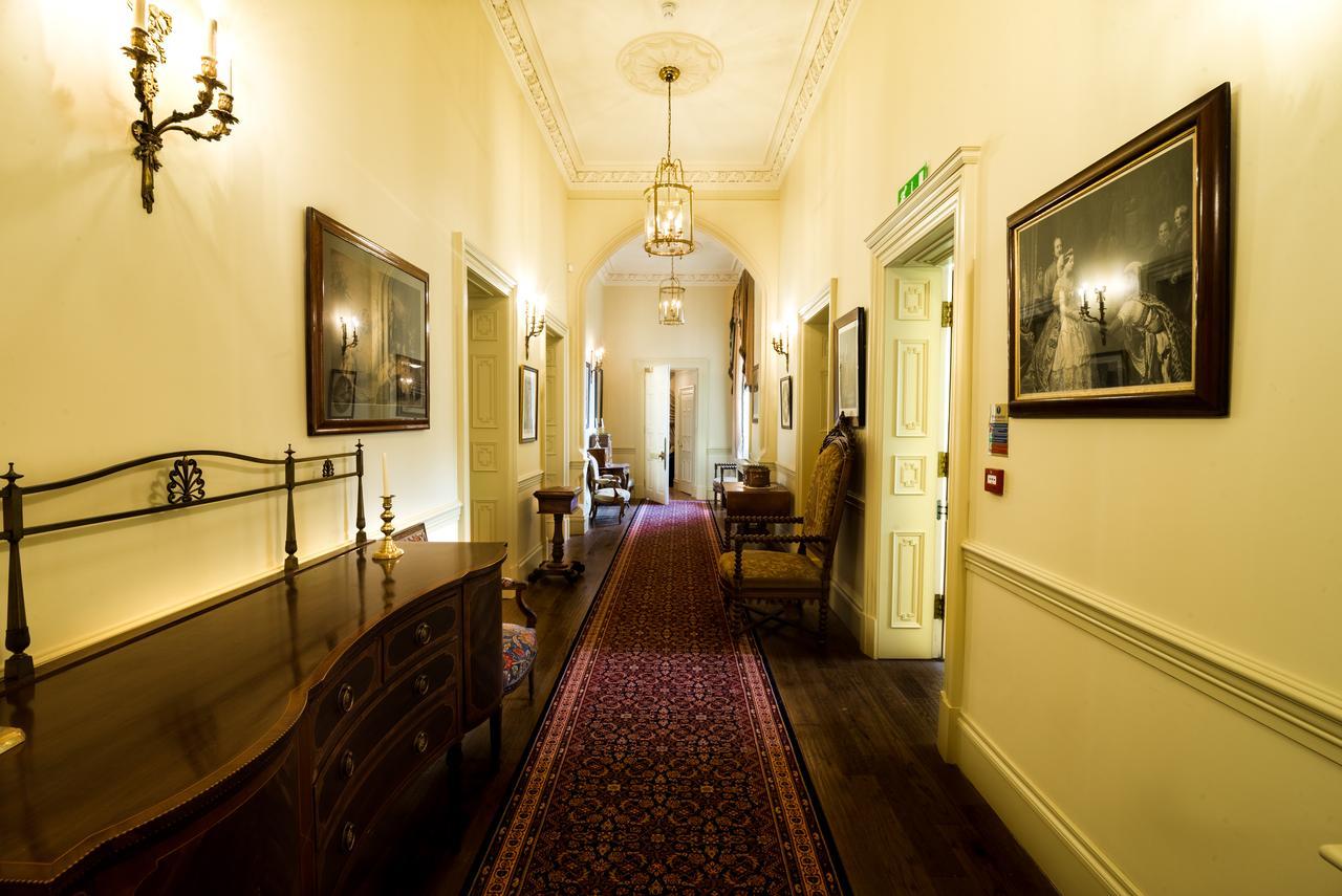 Crossbasket Castle Hotel & Restaurant High Blantyre Exterior photo
